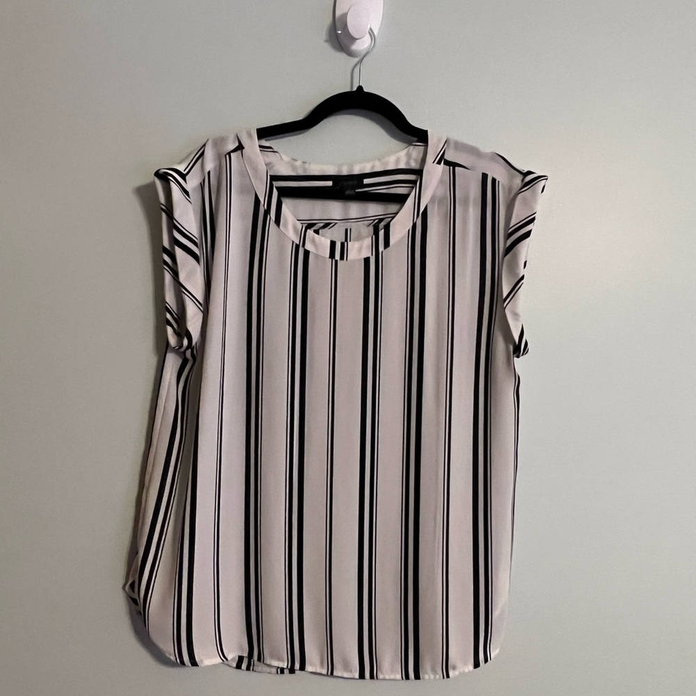 Ann Taylor black and white blouse